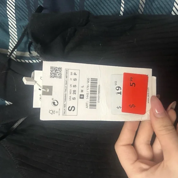 ZaraBlack Ribbed Tank Top - Picture 2 of 2